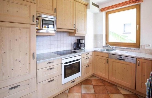 Konigsleiten Apartment | Chalet in Hohe Tauern with Panoramic Views