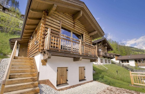Wald im Pinzgau Ski Chalet | Chalet in Königsleiten near Zillertal Ski Area