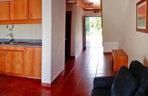 Lagoa House | Chalet in Lagoa with Natural Pools Nearby