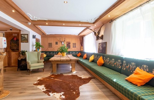 Wildschoenau Apartment | Chalet in Oberau near Ski Slopes