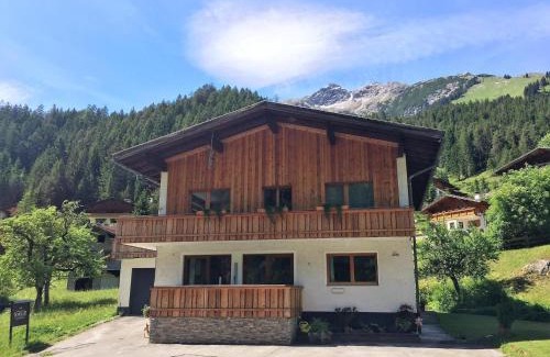 Steeg Apartment | Chalet in Steeg near Ski Slopes