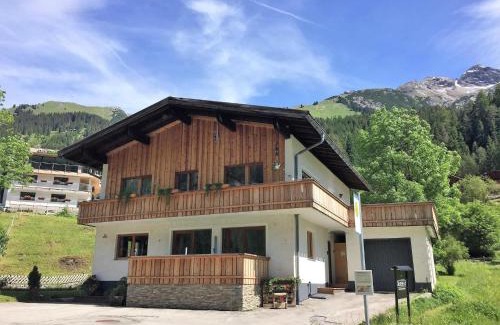 Steeg Apartment | Chalet in Steeg near Ski Slopes