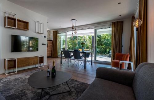 Den Burg Villa | Chalet in Texel near Forest & Beach