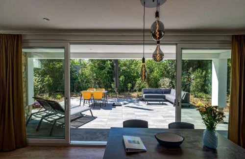 Den Burg Villa | Chalet in Texel near Forest & Beach