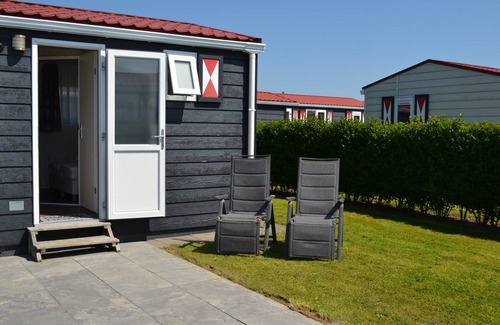 Serooskerke Ski Chalet | Chalet Irene (67): a cozy chalet with lots of privacy near the beach