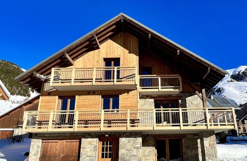 Saint-Sorlin-d'Arves Ski Chalet | Chalet Jogidi