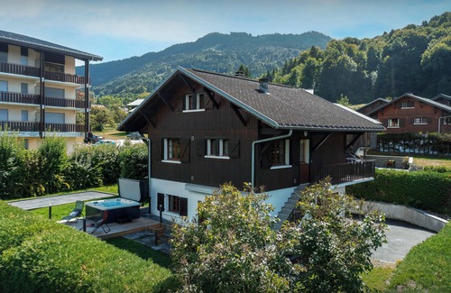 Morillon Ski Chalet | Chalet Jornata - cosy stay 10p for families with games room - OVO Network
