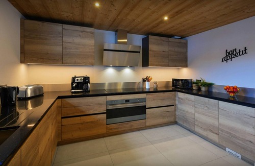 Le Grand-Bornand Ski Chalet | Chalet Julero - stylish stay for 12 with hot tub and sauna - OVO Network