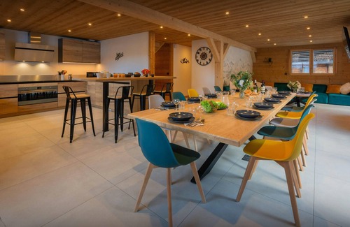 Le Grand-Bornand Ski Chalet | Chalet Julero - stylish stay for 12 with hot tub and sauna - OVO Network