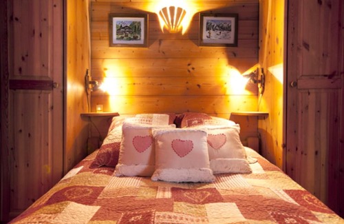 Montalbert Ski Chalet | Chalet Juliet 10 people