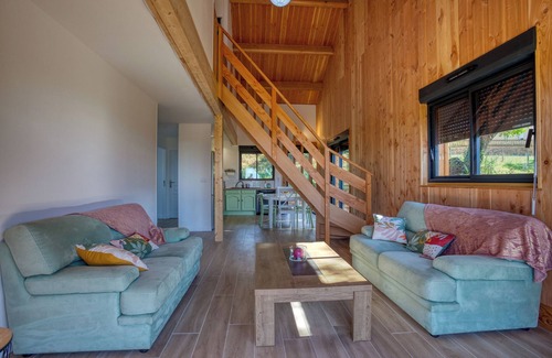 Pays-de-Belves Ski Chalet | Chalet Kozy in Périgord Noir, comfort and zenitude in the shade of tall trees