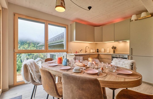 Venosc Ski Chalet | Chalet 'L'Ecrin De Venosc' with Mountain View, Private Terrace and Wi-Fi
