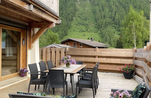 Vallorcine Ski Chalet | Chalet L'Oursonne - New, nature & luxury