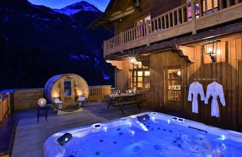 Les Brevieres Ski Chalet | Chalet La Bulle Appt The Eagles 15 pers Sauna Jacuzzi Pool Tignes