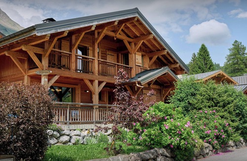 La Giettaz Ski Chalet | Chalet La Canopée - Aravis mountain stay with spa for 10 - OVO Network