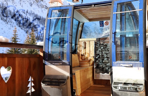 Les Brevieres Ski Chalet | Chalet La Fontanette, Sauna, Jacuzzi, 300 m from the slopes.