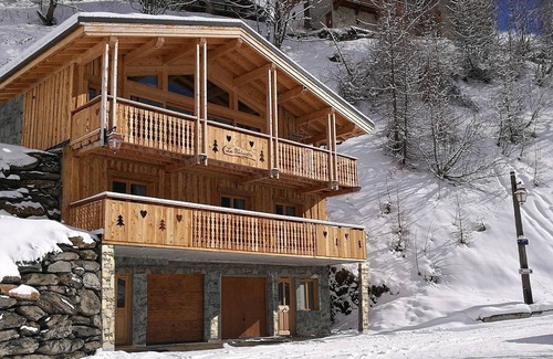 Les Brevieres Ski Chalet | Chalet La Fontanette, Sauna, Jacuzzi, 300 m from the slopes.
