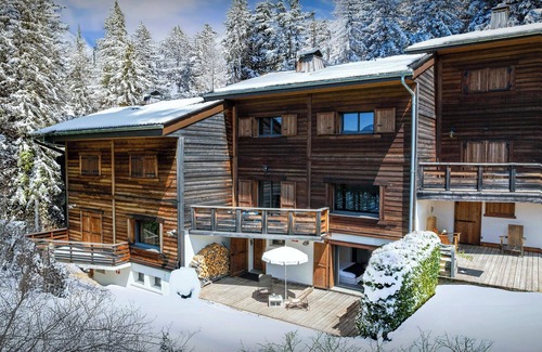 La Clusaz Ski Chalet | Chalet La Frasse - ski-in ski-out 12p, lovely piste views - OVO Network