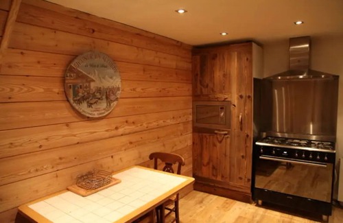 La Salle-les-Alpes Ski Chalet | Chalet La Luge with exceptional valley views