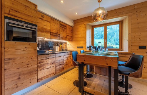 Le Grand-Bornand Apartment | Chalet le 4- N°1. swimming pool, sauna, gym in a unique setting.