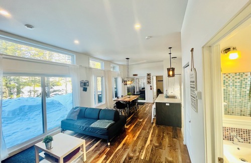 Chertsey Ski Chalet | Chalet Le Caribou au bord du Lac and Spa