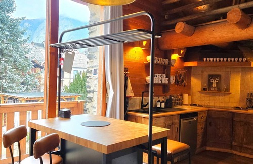 Le Bourg-d'Oisans Ski Chalet | Chalet 'Le Cosy Lodge' with Mountain View, Private Pool and Wi-Fi