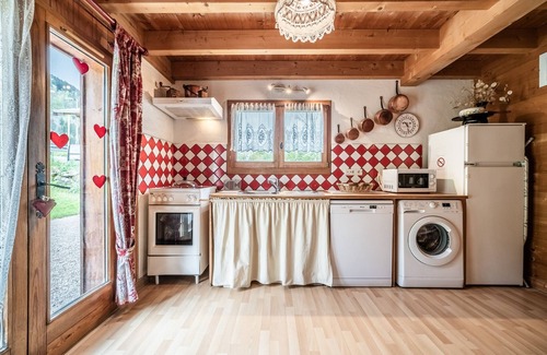 Vacheresse Ski Chalet | Chalet 'Le Darbon 3 Étoiles' with Mountain View, Private Garden and Wi-Fi