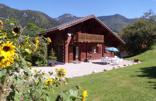 Vacheresse Ski Chalet | Chalet 'Le Darbon 3 Étoiles' with Mountain View, Private Garden and Wi-Fi