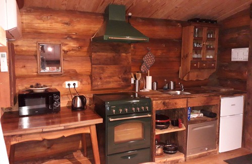 Collonges-sous-Saleve Cabin | Chalet 'Les 13 Arbres' with Mountain View, Wi-Fi and Air Conditioning