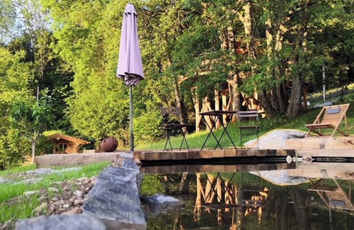 Collonges-sous-Saleve Cabin | Chalet 'Les 13 Arbres' with Mountain View, Wi-Fi and Air Conditioning