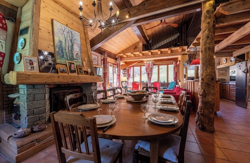 Le Bettaix Ski Chalet | Chalet 'Le Genepi' with Mountain View, Private Terrace and Wi-Fi