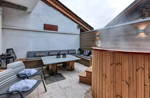 Argentiere Ski Chalet | Chalet 'Le Marti' with Mountain View, Wi-Fi and Air Conditioning