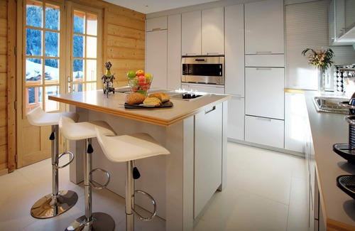 La Clusaz Ski Chalet | Chalet Le Mousqueton - ski base for 14 spa & mountain views - OVO Network