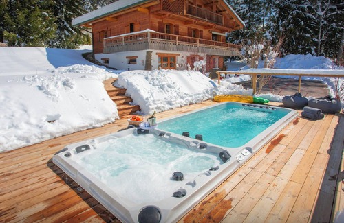 La Clusaz Ski Chalet | Chalet Le Mousqueton - ski base for 14 spa & mountain views - OVO Network