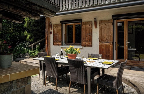 La Clusaz Ski Chalet | Chalet Le Petit Mazot - romantic break for 4 close to slopes - OVO Network