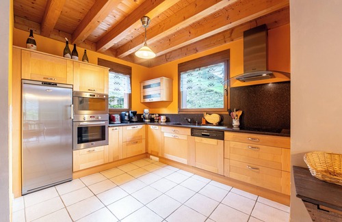 Aillon-le-Jerune Ski Chalet | Chalet 'Le Revers' with Mountain View, Private Terrace and Private Garden