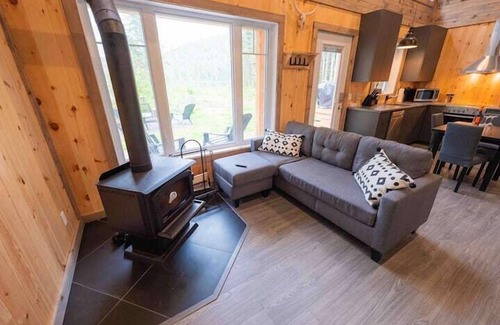 Mauricie Ski Chalet | Chalet Le Western - Waterfront!