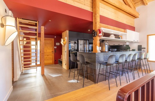 Hauteluce Ski Chalet | Chalet 'Les Galetas Du Mont Blanc' with Private Terrace, Balcony and Wi-Fi
