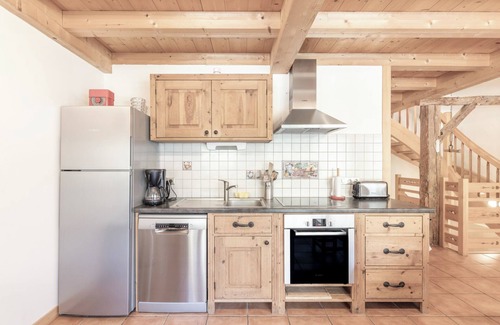 Sixt-Fer-a-Cheval Ski Chalet | Chalet 'Les Laouchets - 8 Pers' with Mountain View, Balcony and Wi-Fi