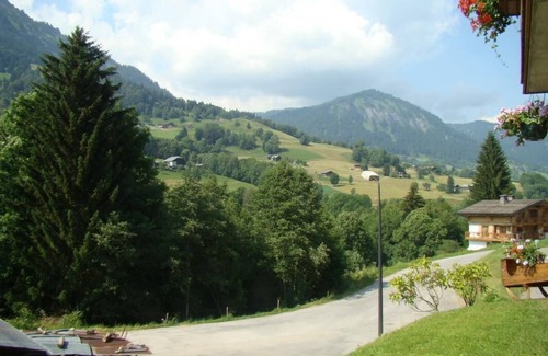Flumet Apartment | Chalet "Les Rodhos" 150m from the FLUMET-Espace Diamant slopes