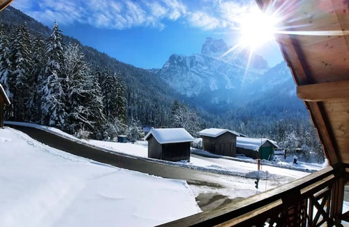 Sixt-Fer-a-Cheval Ski Chalet | Chalet 'Les Salamanes - 6-7 Pers' with Mountain View, Balcony and Wi-Fi