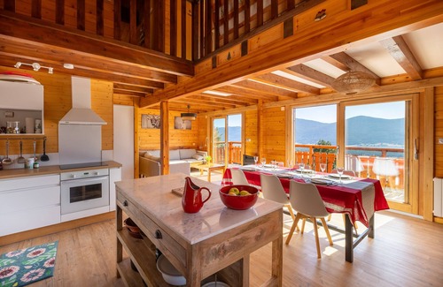 Les Angles Ski Chalet | Chalet Les Tilleuls - Jolie vue montagne et lac