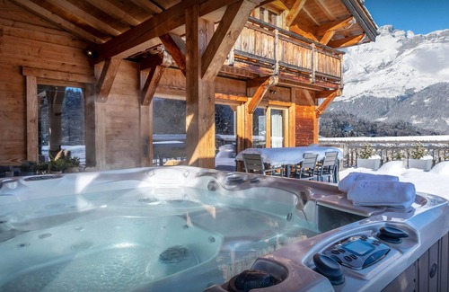 Domancy Ski Chalet | Chalet Les Vosnes - Mont Blanc holiday for 14, spa & views - OVO Network