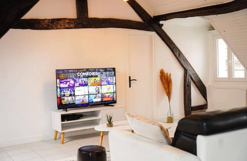 Cormeilles-en-Parisis Apartment | Chalet Lutétia, Spa & Confort