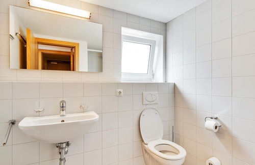 Sankt Anton am Arlberg Cottage | Chalet Martin Room 8 - Chalet Martin