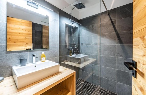 Monetier-les-Bains Ski Chalet | Chalet Malago ll