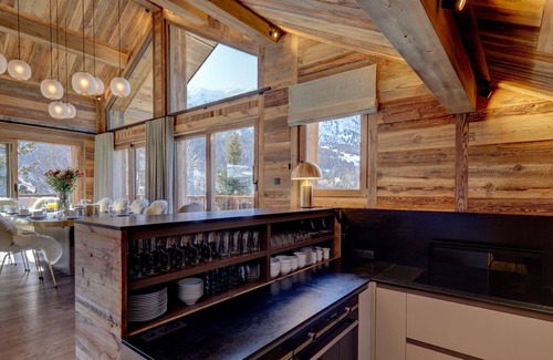 Meribel Ski Chalet | Chalet Menor - A Luxurious Chalet with Swimming Pool, Jacuzzi & Sauna in Meribel