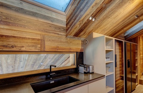 Meribel Ski Chalet | Chalet Menor - A Luxurious Chalet with Swimming Pool, Jacuzzi & Sauna in Meribel