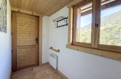 Le Biot Ski Chalet | Chalet MON FRERE - 4 BEDROOMS - WIFI - 10 PEOPLE - GARDEN -LE BIOT