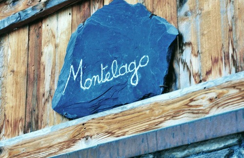 Le Praz Ski Chalet | Chalet MONTELAGO * in Courchevel le Praz - Full of Character